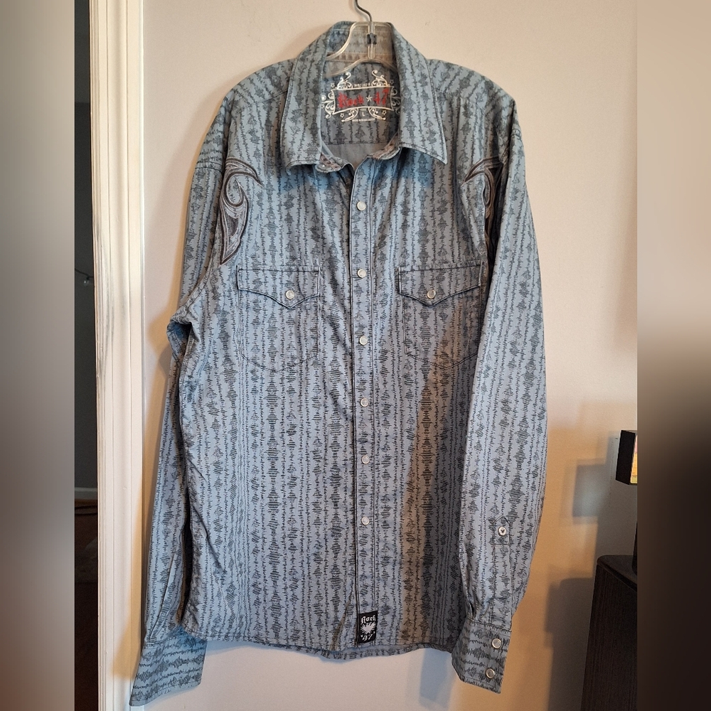 Wrangler Rock 47 Vintage Blue Geometric Southwestern Inspired Pearl Snap Shirt